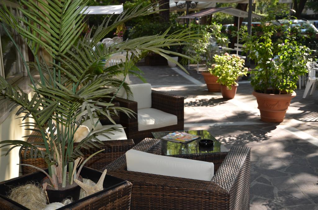 Hotel Monique Cervia Exterior foto