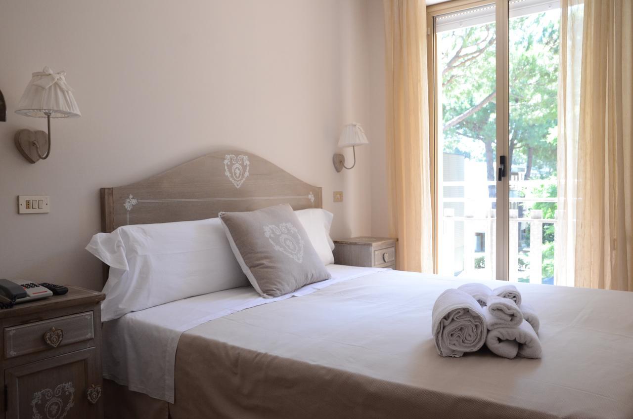 Hotel Monique Cervia Exterior foto